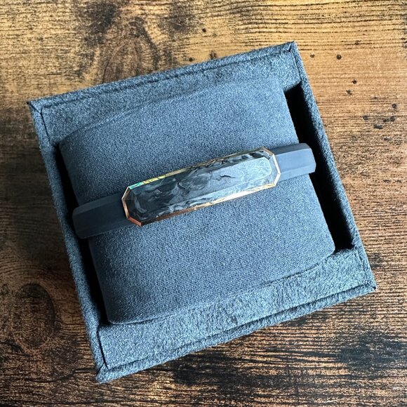 David Yurman Streamline ID Rubber Bracelet w/ Forged Carbon in 18K Gold - Medium - Picture 4 of 15